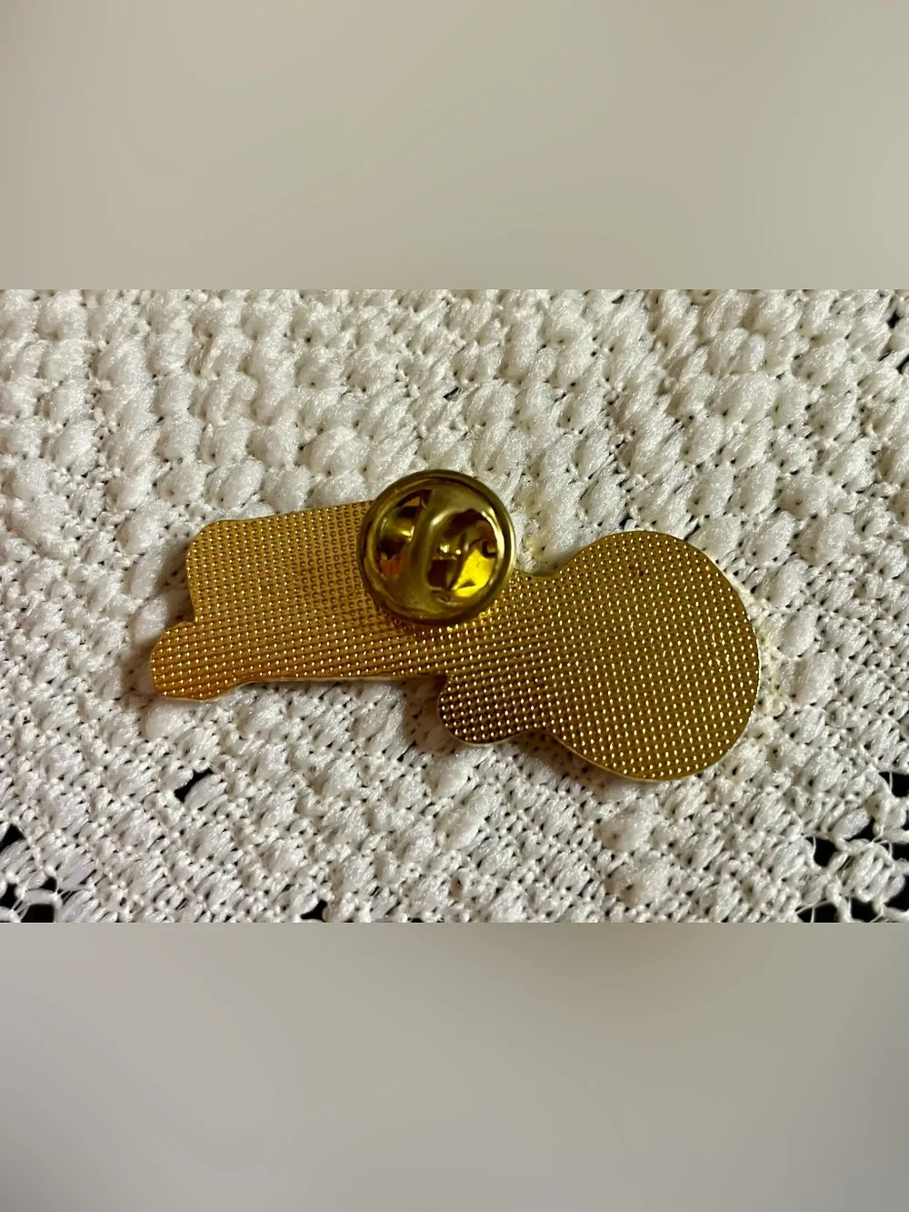 BB King Black & Gold Guitar Lapel Pin by